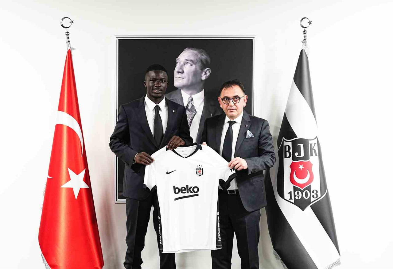 BEŞİKTAŞ'IN YENİ TRANSFERİ FRANSIZ OYUNCU KASSOUM OUATTARA, ÇOK HEYECANLI OLDUĞUNU BELİRTEREK...