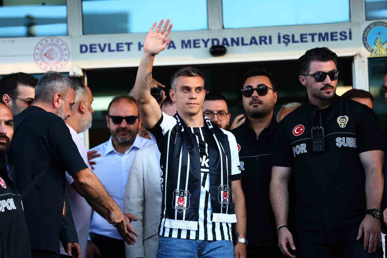 BEŞİKTAŞ’IN PRENSİP ANLAŞMASINA VARDIĞI BELÇİKALI YILDIZ FUTBOLCU LEANDRO TROSSARD, SAĞLIK...
