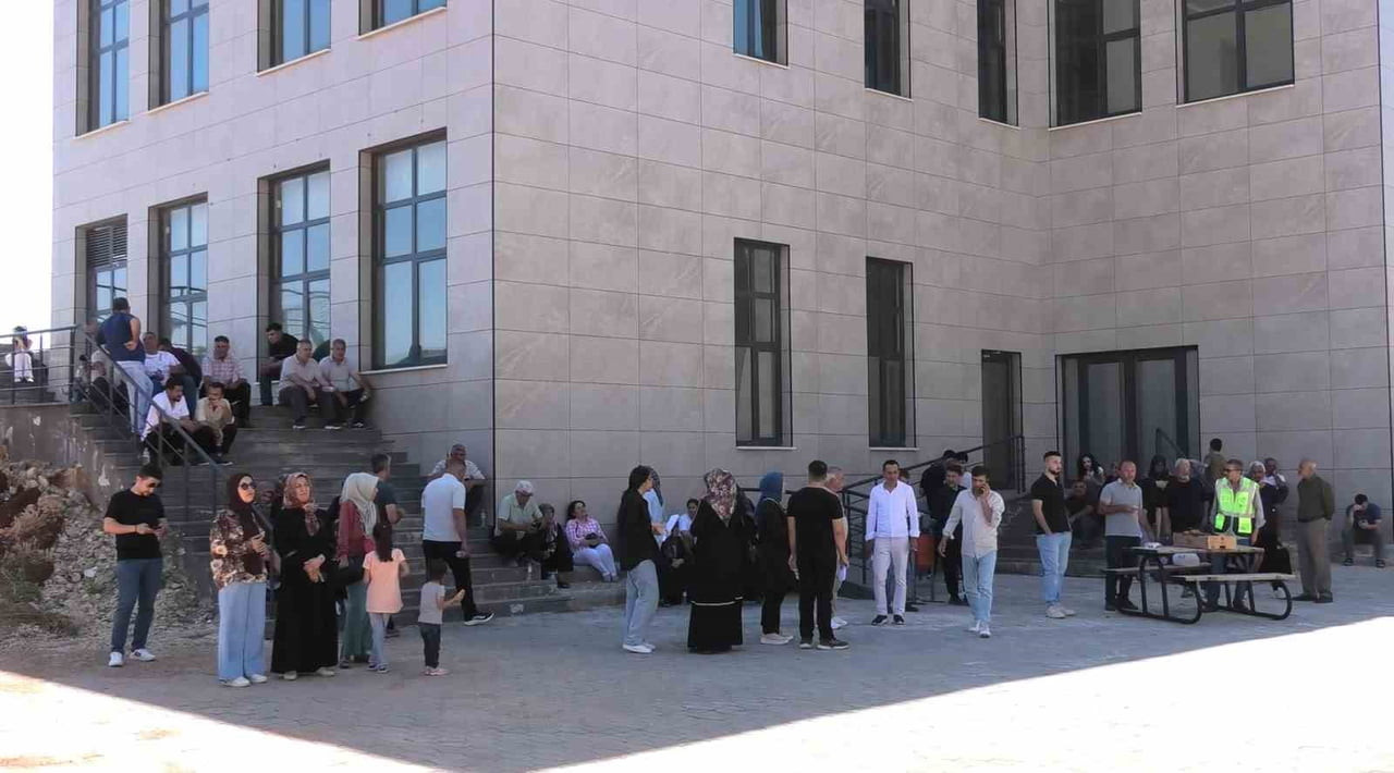 BESNİ İLÇESİNDE YÜKSEKÖĞRETİM KURUMLARI SINAVI’NIN (YKS) İKİNCİ OTURUMU OLAN ALAN YETERLİLİK...