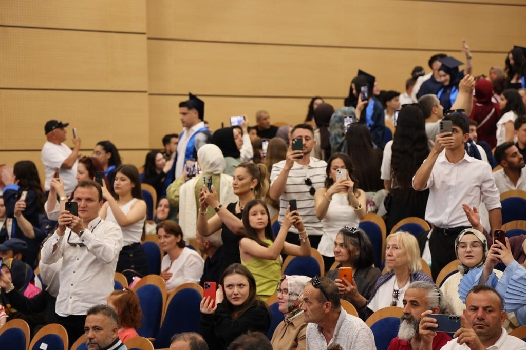 BEUN’DA SAĞLIK ORDUSUNUN YENİ NEFERLERİ MEZUNİYET COŞKUSU YAŞADI