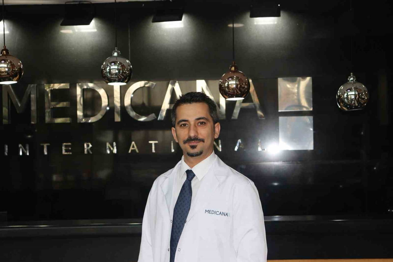 BEYİN VE SİNİR CERRAHİSİ UZMANI DOÇ. DR. BURAK KARAASLAN