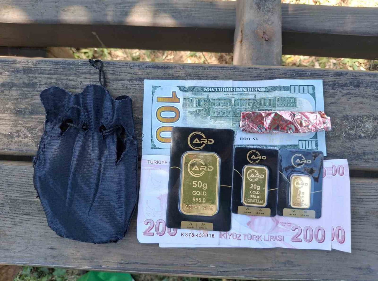 BEYKOZ BELEDİYESİ ELMASBURNU PLAJI'NDA BULUNAN YAKLAŞIK 500 BİN TL DEĞERİNDE ALTIN VE ZİYNET...