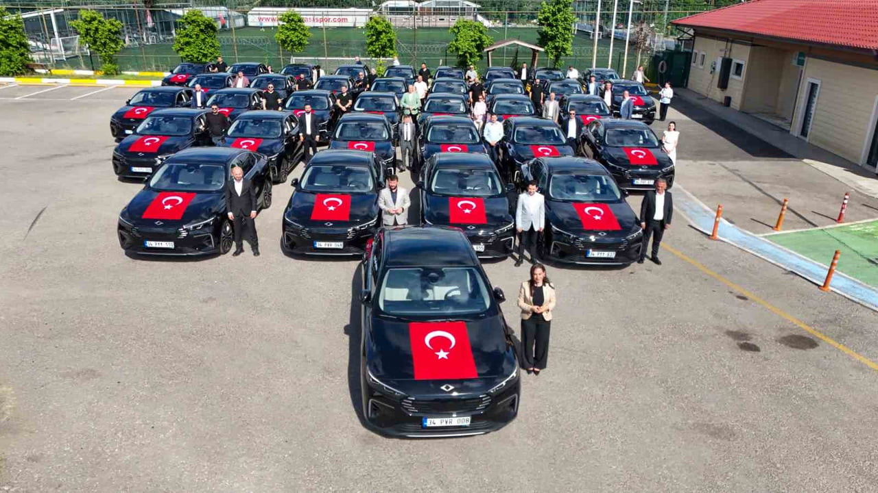 BEYKOZ BELEDİYESİ, KAMU KAYNAKLARINI DAHA VERİMLİ KULLANMAK AMACIYLA ARAÇ FİLOSUNA 35 ADET YERLİ...