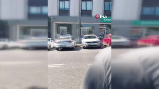 Beyoğlu'nda sınava geç kalan öğrenciyi zabıta motosikletle yetiştirdi