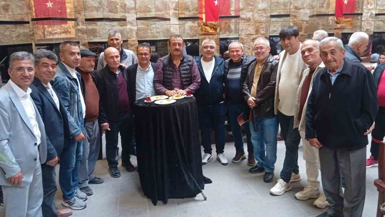 BEYPAZARI BELEDİYE SPOR’UN KURULUŞUNUN 72. YIL DÖNÜMÜ VESİLESİYLE DÜZENLENEN ÖZEL BİR ETKİNLİKTE...