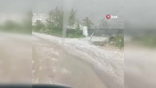 Beypazarı’nda dolu yağışı etkili oldu