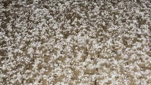 Beytüşşebap'ta dolu sonrası her yer beyaza büründü