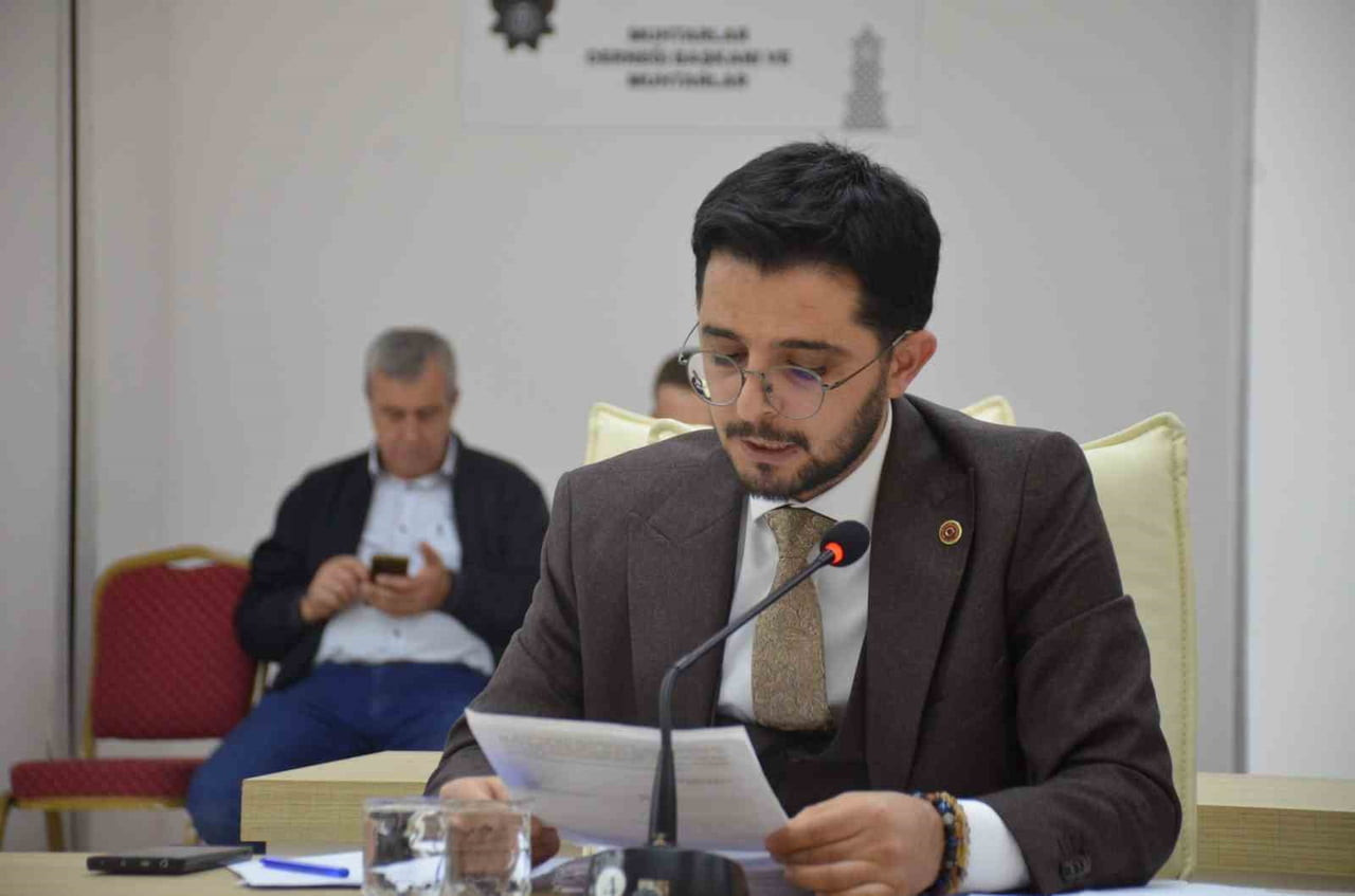 BİLECİK BELEDİYE MECLİSİ AK PARTİ GRUP SÖZCÜSÜ AVUKAT ONUR ŞEKER;