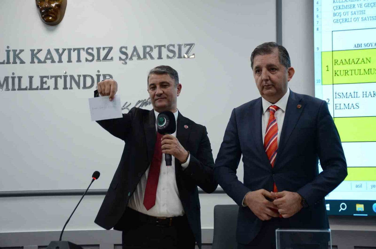 BİLECİK İL GENEL MECLİSİNDE 3 YILLIK DÖNEM İÇİN YENİDEN BAŞKANLIK SEÇİMİ YAPILDI