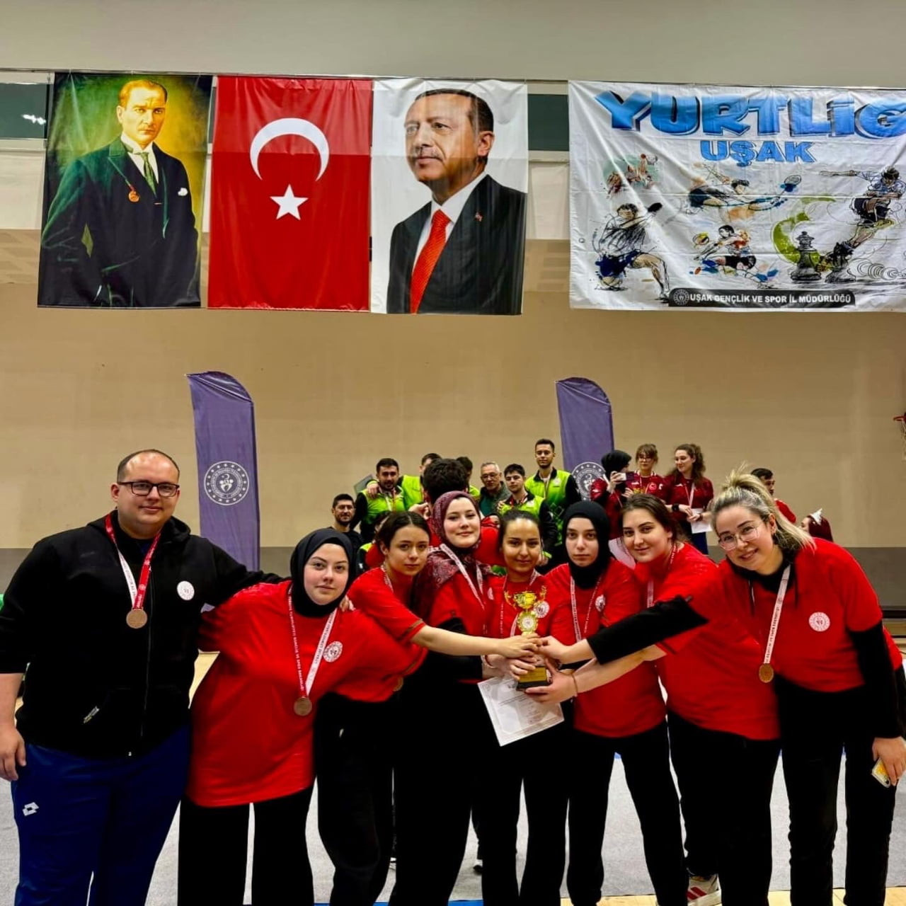 BİLECİK KIZ TAKIMI EGE BÖLGESİ ÜÇÜNCÜSÜ OLDU