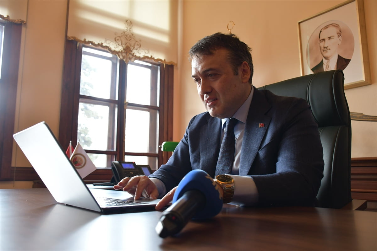 Bilecik Valisi Faik Oktay Sözer, Anadolu Ajansının (AA) gözünden 2025'e damga vuran olaylara ait...