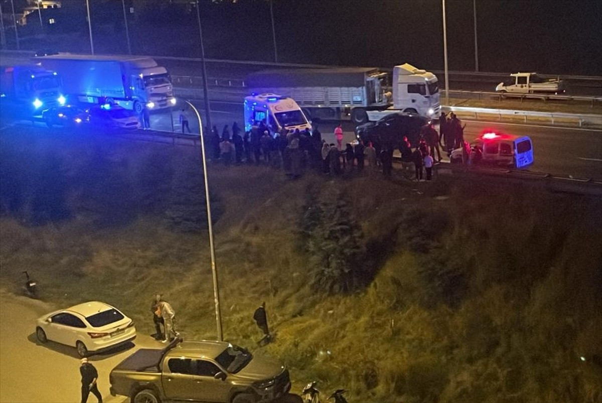 Bilecik'in Bozüyük ilçesinde, otomobiliyle seyir halindeyken kalp krizi geçiren sürücü yaşamını...