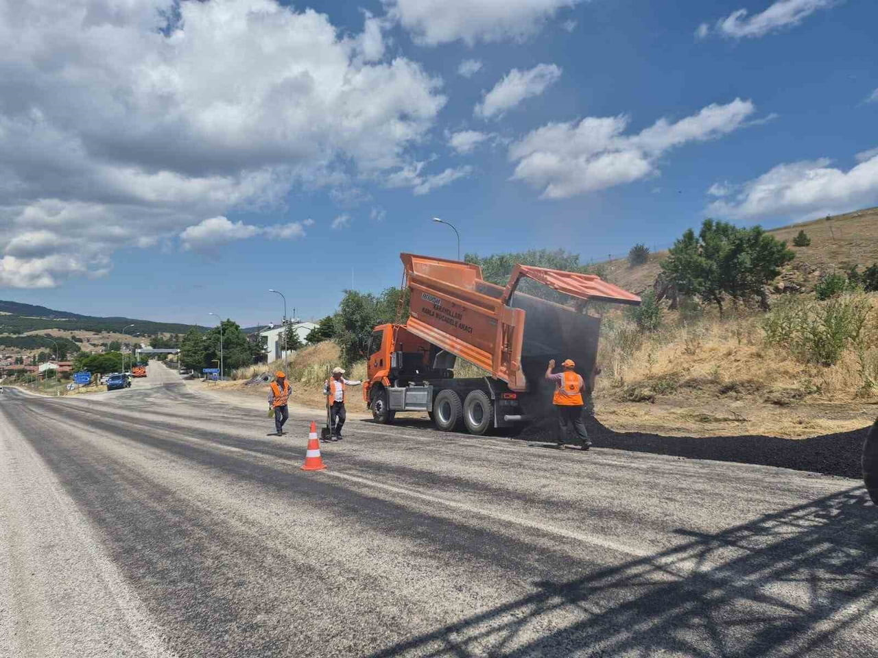 BİLECİK'İN BOZÜYÜK İLÇESİNE BAĞLI DODURGA BELDESİ GİRİŞİNDE BULUNAN JANDARMA YOL KONTROL NOKTASI...