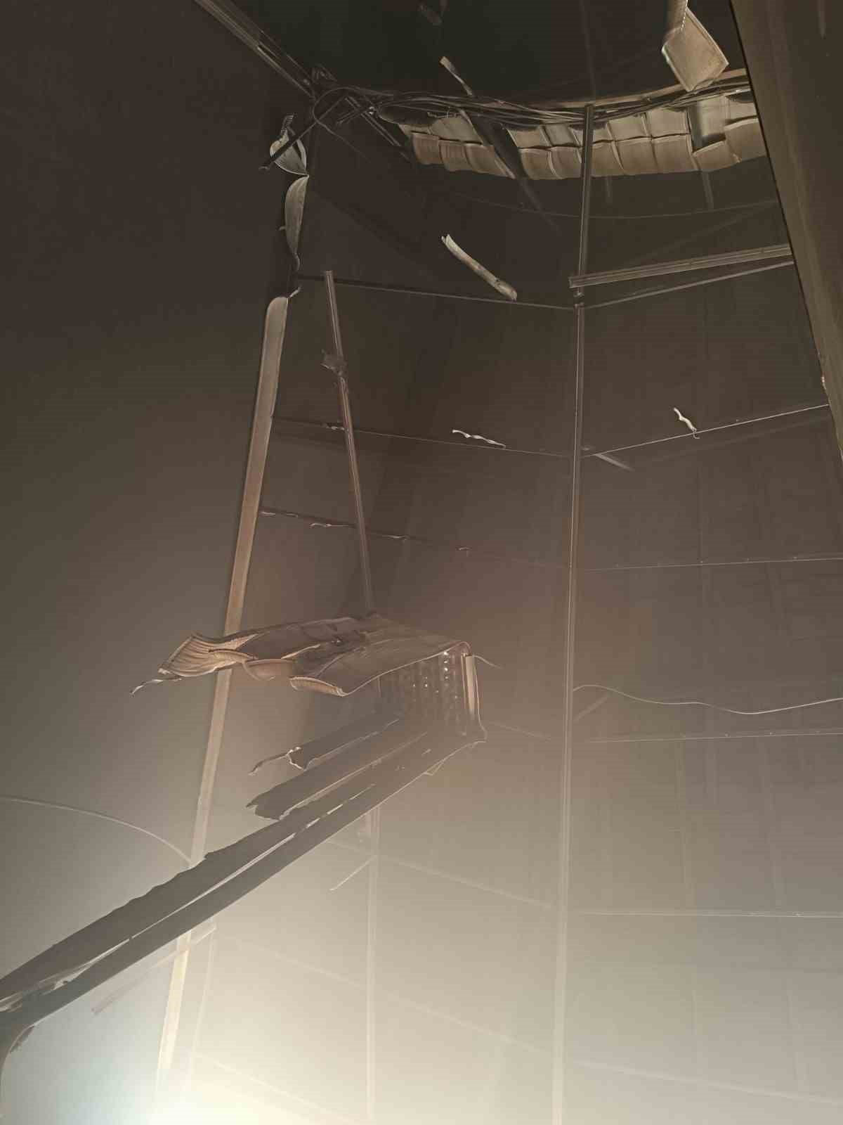 BİLECİK'İN PAZARYERİ İLÇESİNDE BULUNAN MESLEK YÜKSEKOKULU'NDA ÇIKAN YANGIN PANİĞE NEDEN...