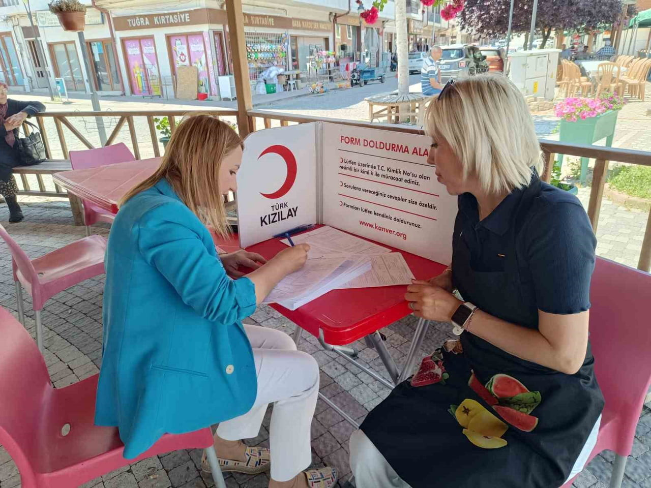 BİLECİK'İN PAZARYERİ İLÇESİNDE TÜRK KIZILAYI ESKİŞEHİR ŞUBESİ KAN MERKEZİ TARAFINDAN DÜZENLENEN...