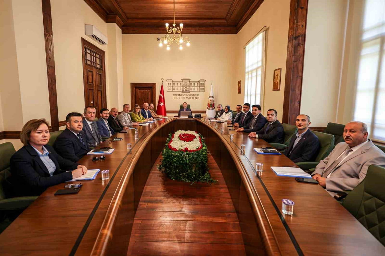 BİLECİK'TE 'KÖYDES PROJELERİ DEĞERLENDİRME TOPLANTISI' GERÇEKLEŞTİRİLDİ