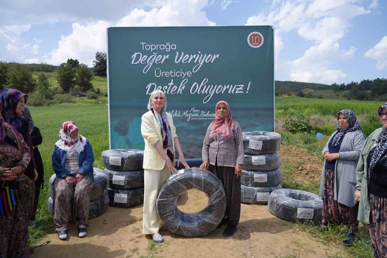 BİLECİK'TE BELEDİYEDEN KÖYLERE SULAMA BORUSU