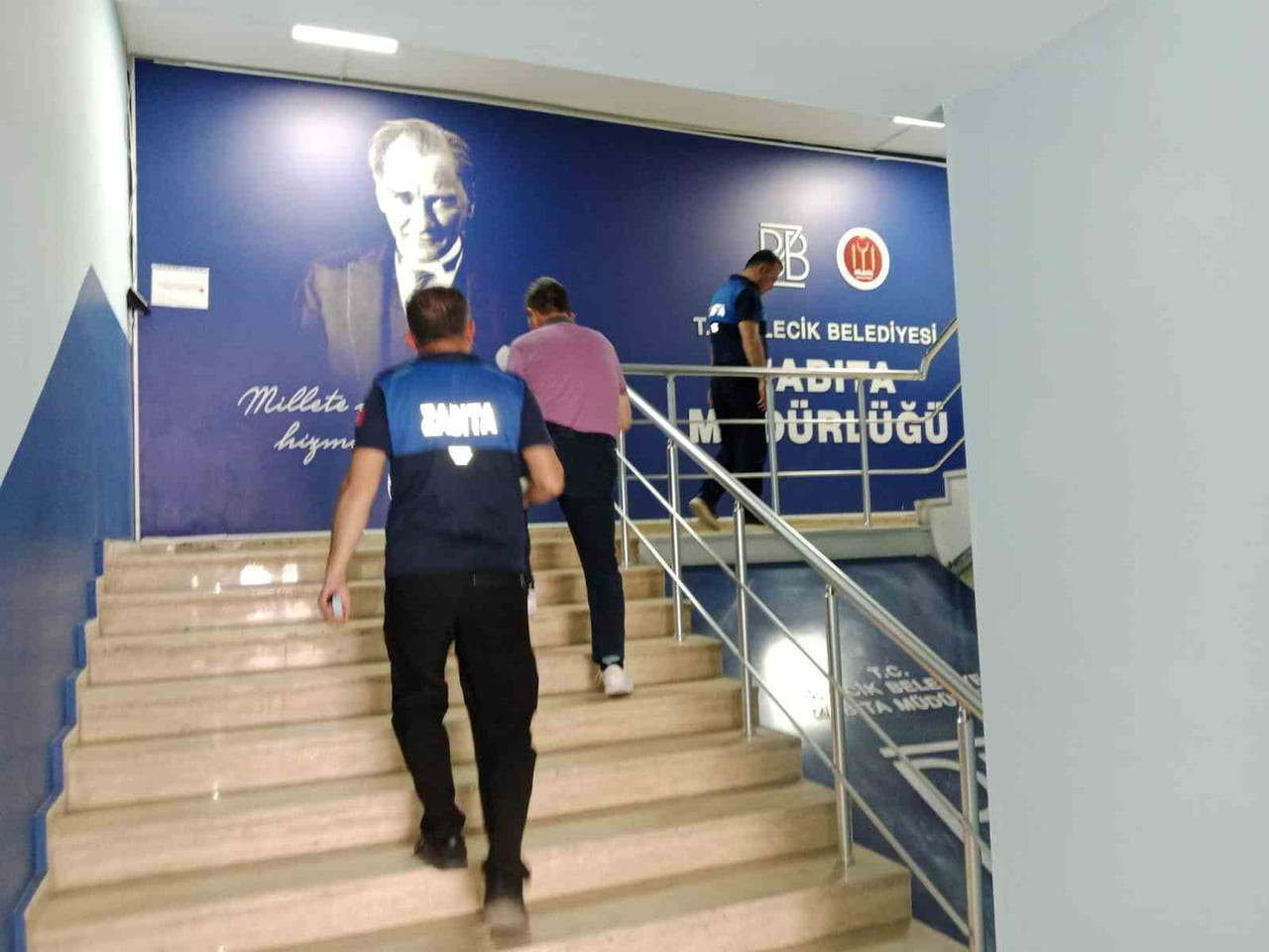 BİLECİK'TE BİRÇOK MAHALLEDE EV VE İŞ YERLERİNİ KAPI KAPI DOLAŞARAK NAKİT YA DA IBAN NUMARALARINA...