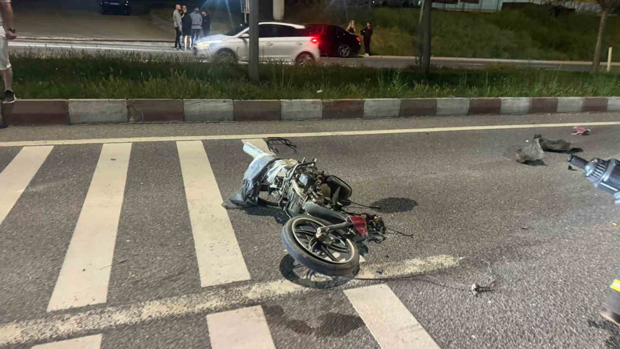 BİLECİK'TE FECİ KAZA, MOTOSİKLET SÜRÜCÜSÜ AĞIR YARALANDI