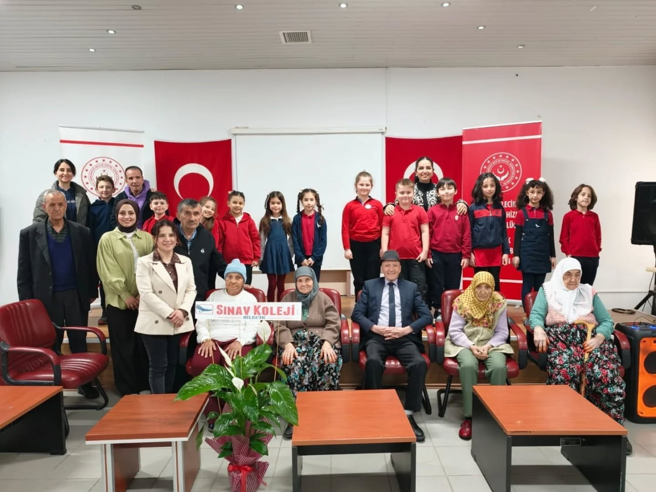 BİLECİK'TE HUZUREVİ SAKİNLERİNE ANLAMLI BULUŞMA