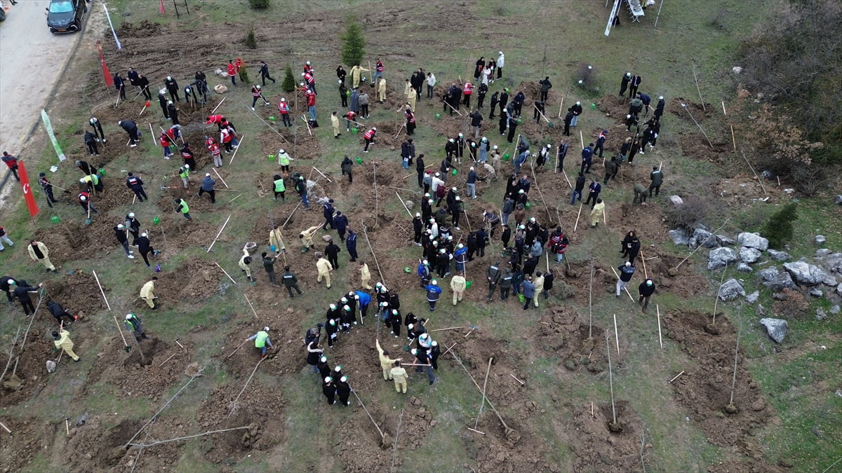 Bilecik'te Osmanlı Devleti'nin manevi mimarı ve Osman Gazi'nin kayınbabası Şeyh Edebali'nin...