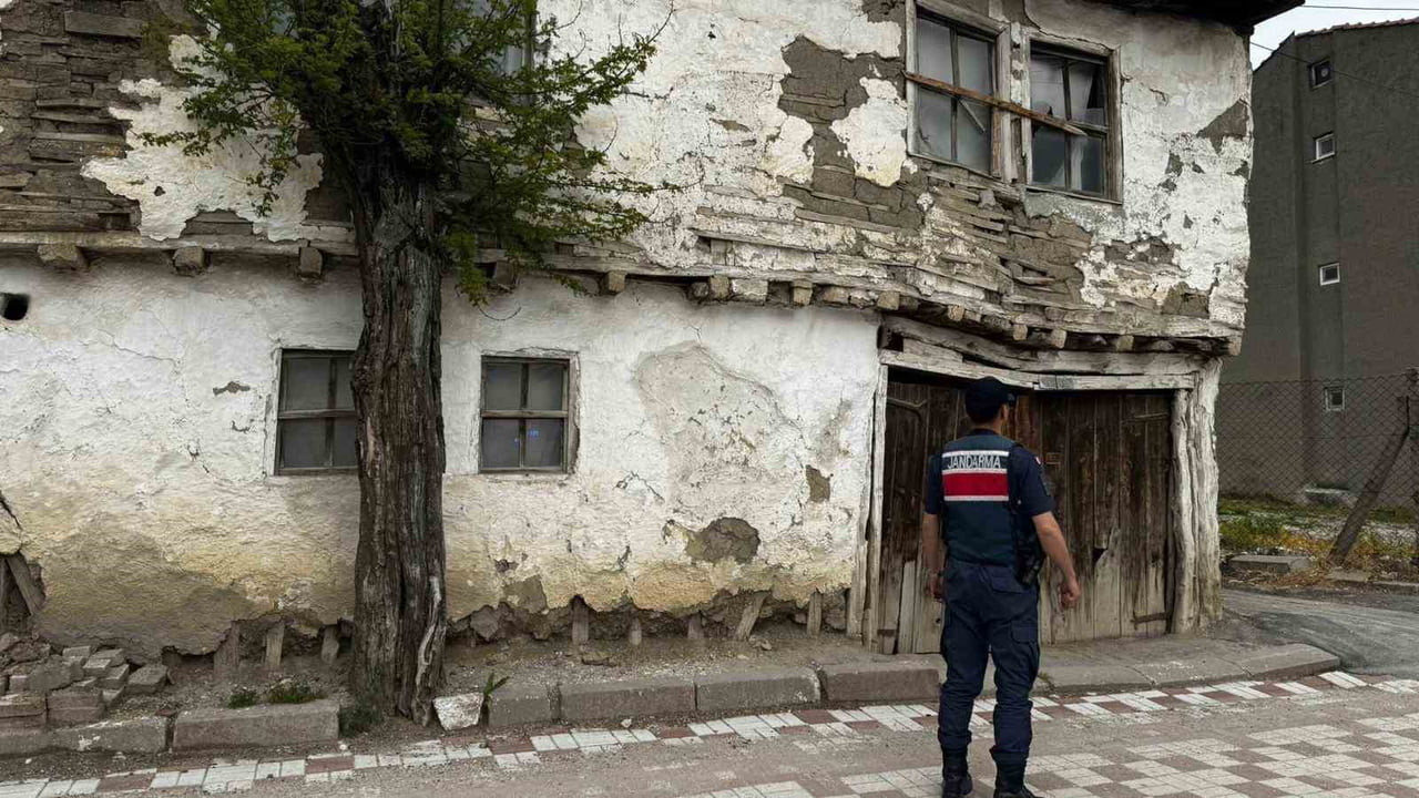 BİLECİK'TE TEFECİLİK YAPTIĞI TESPİT EDİLEN 1 KİŞİ GÖZALTINA ALINDI