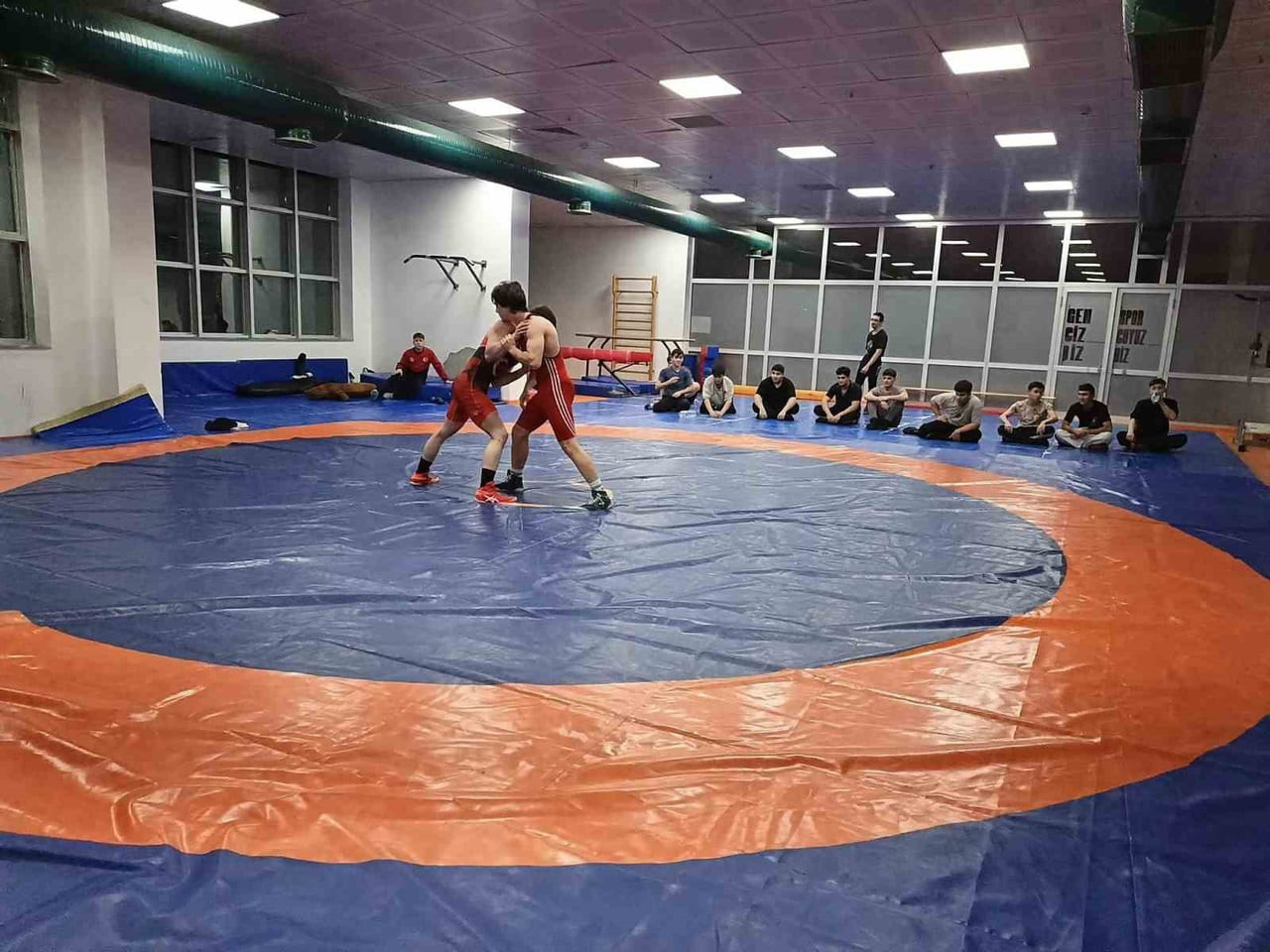 BİLECİKLİ GÜREŞÇİLER GELECEĞE HAZIRLANIYOR