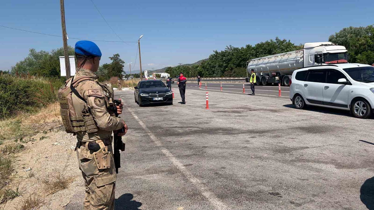 BİLECİK’TE 9 YOKLAMA KAÇAĞIYLA HACİZLİ ARAÇ YAKALANDI