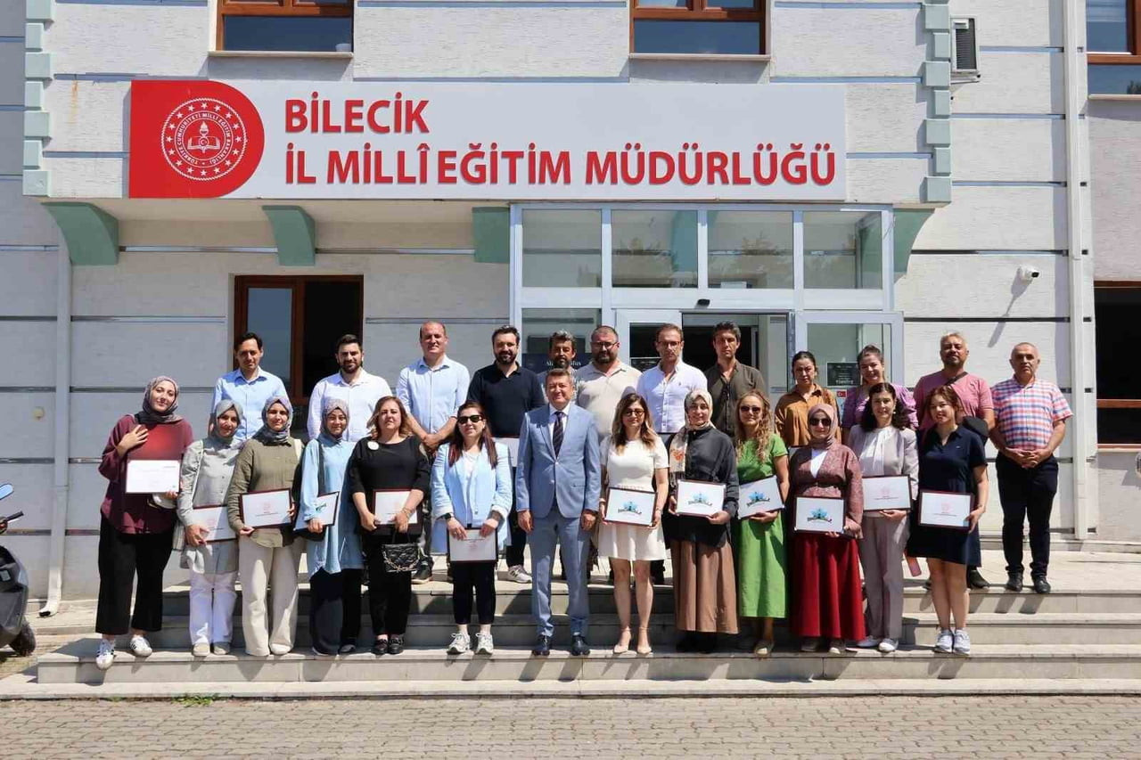 BİLECİK’TE HAREZMİ ÖĞRETMENLERİNE SERTİFİKA VERİLDİ
