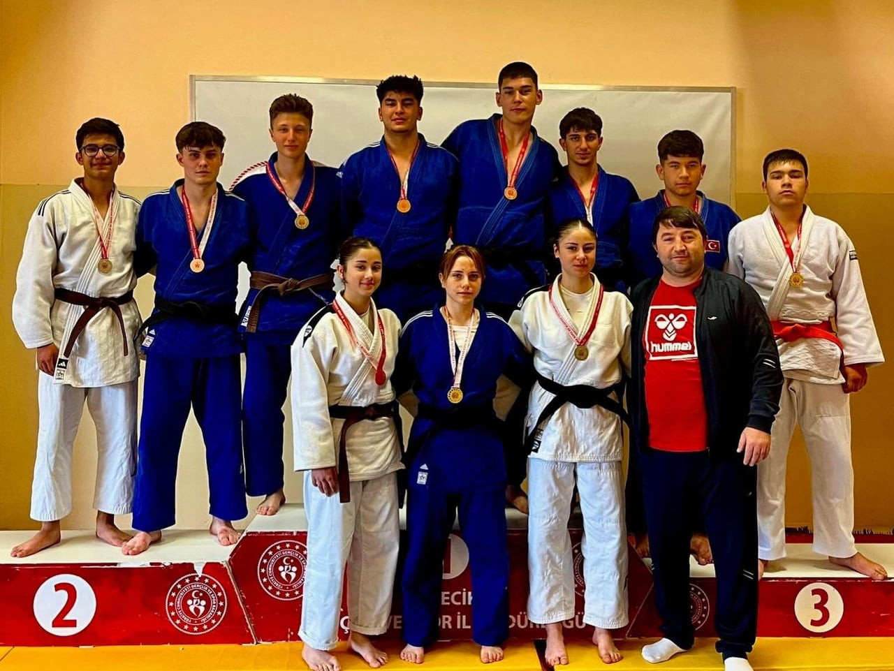 BİLECİK’TE JUDO TURNUVASINDA MADALYALAR SAHİPLERİNİ BULDU