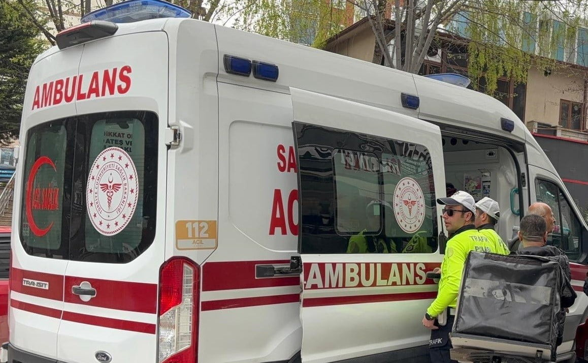 BİLECİK’TE MOTOSİKLET YAYAYA ÇARPTI: 1 KİŞİ YARALANDI