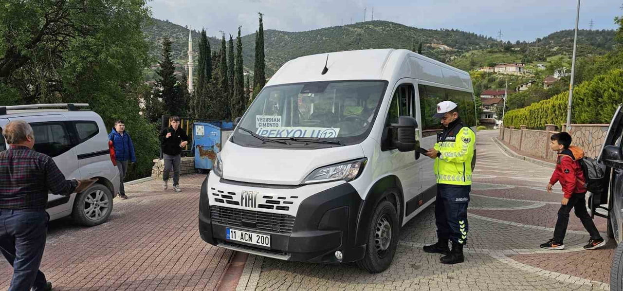 BİLECİK’TE OKUL SERVİS ARAÇLARI DENETLENDİ