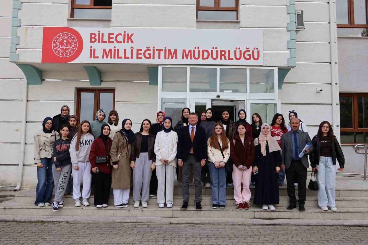 BİLECİK’TEN 50 ÖĞRENCİ GENÇLİK KAMPLARINA UĞURLANDI