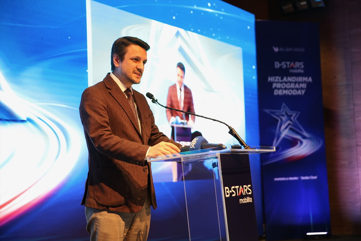 Bilişim Vadisi, "B-Stars AI Hızlandırma Programı" ile yapay zeka girişimcilerini ve yatırımcıları...