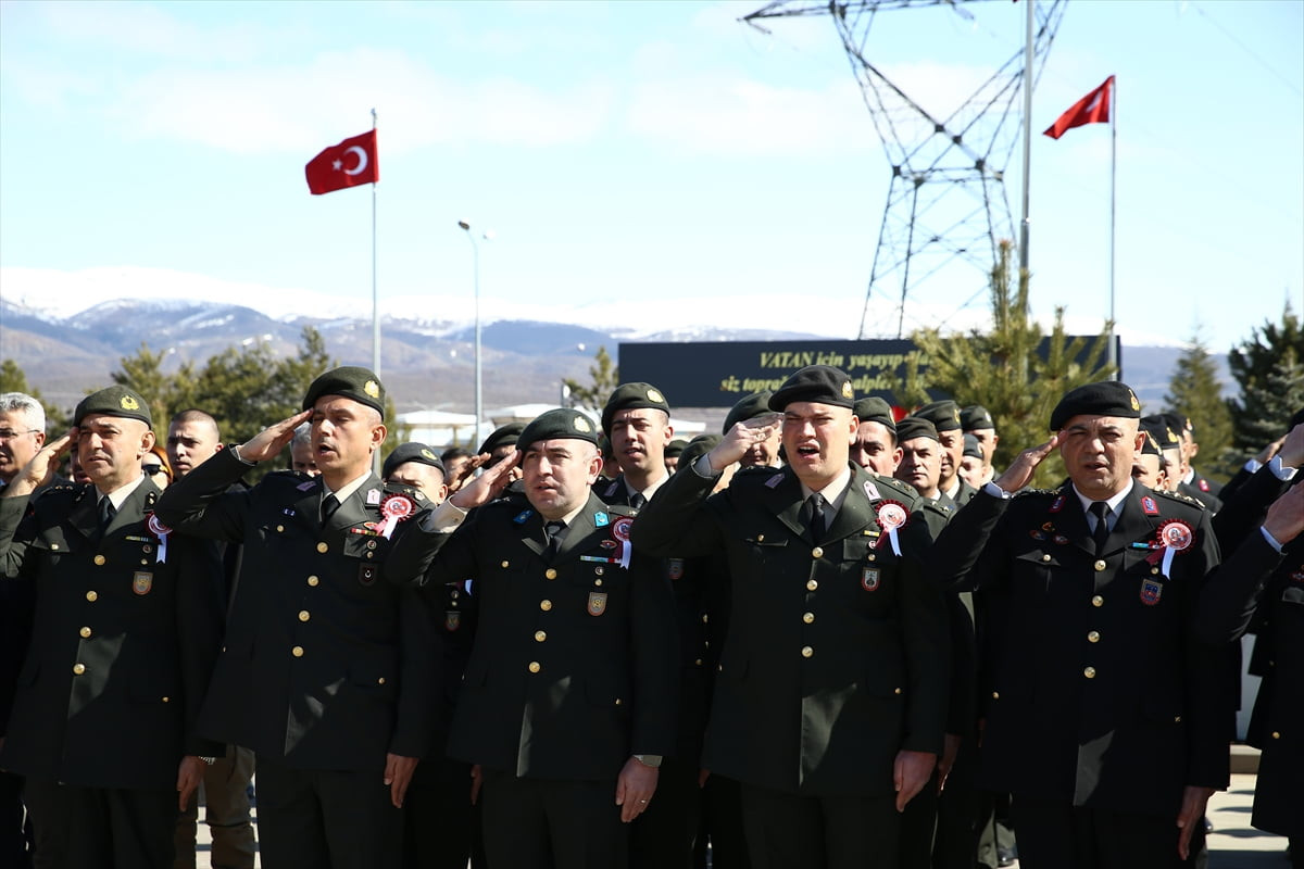 Bingöl'de 18 Mart Şehitleri Anma Günü ve Çanakkale Deniz Zaferi'nin 111. yıl dönümü dolayısıyla...