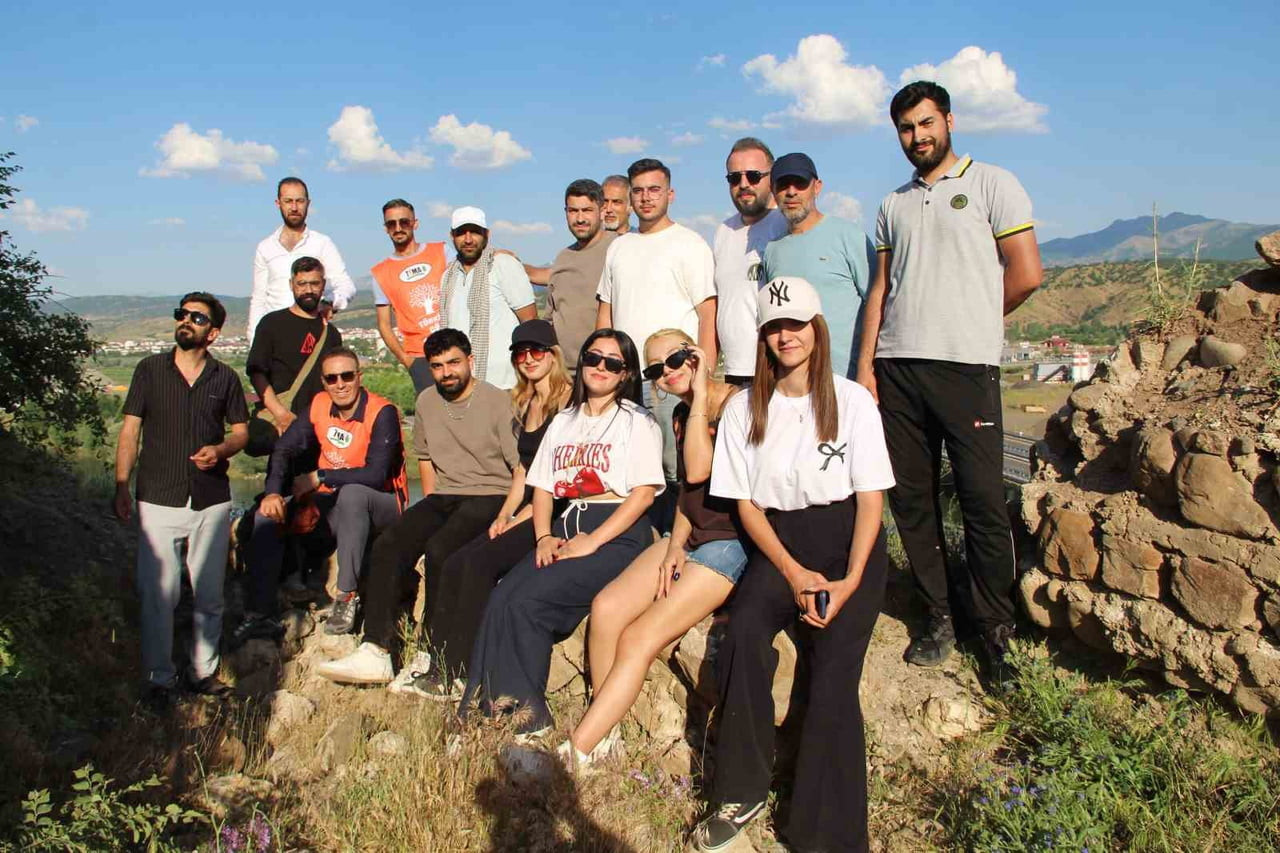 BİNGÖL'ÜN GENÇ İLÇESİNDEKİ TARİHİ YAPILARIN TANITILMASI VE TURİZME KAZANDIRILMASINA YÖNELİK...