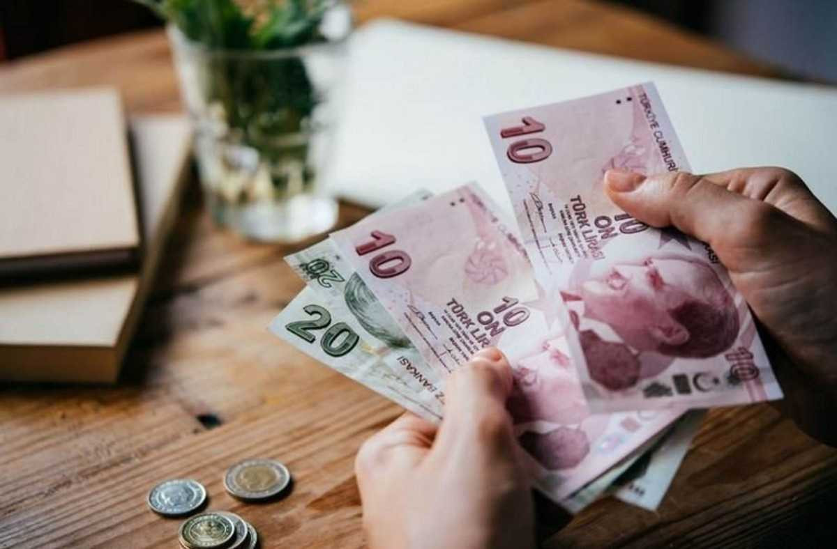 Bir ayda 3 maaş