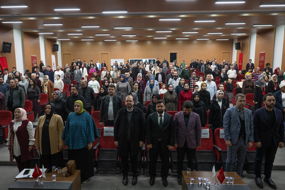 Birikim Okullarınca "Kardeş Şehirler" temasıyla düzenlenen 22. Gönül Harmanı Şiir Gecesi OSTİM...