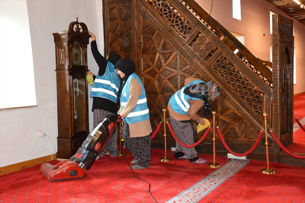 Birleşmiş Milletler Eğitim, Bilim ve Kültür Örgütü (UNESCO) Dünya Mirası Listesi'nde yer alan 8...