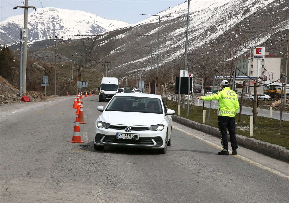Bitlis Emniyet Müdürlüğü Trafik Denetleme ve Bölge Trafik Denetleme Şubesi ekipleri, İçişleri...