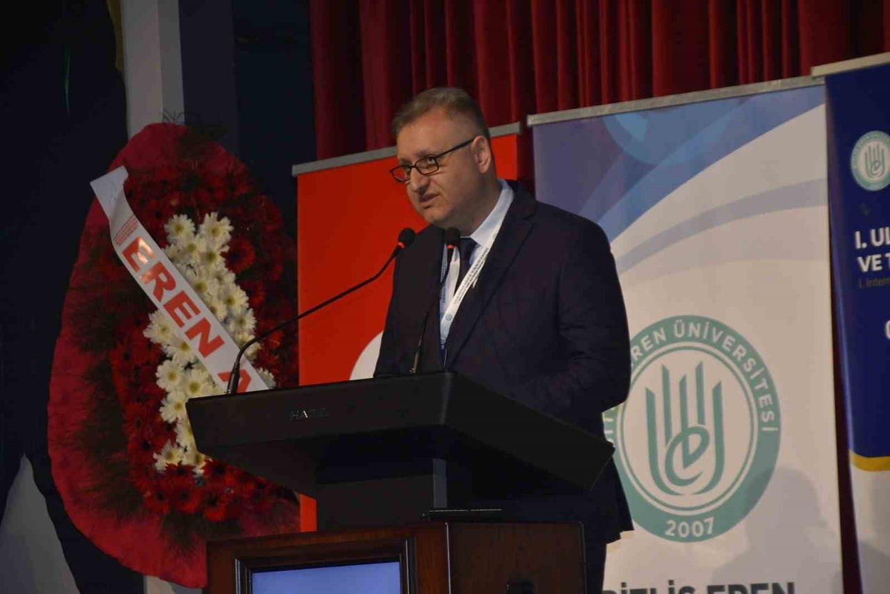 BİTLİS SAĞLIK MÜDÜRÜ DOÇ. DR. ŞABAN ERGENE DE KISA BİR KONUŞMA YAPTI
