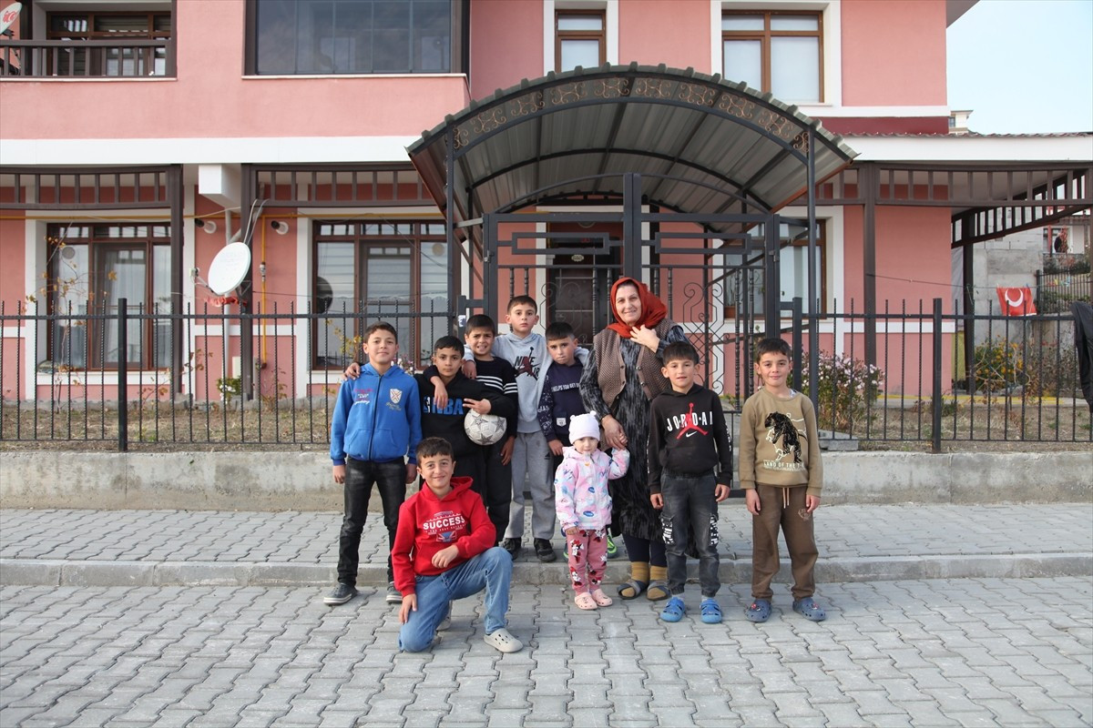 Bitlis'in Ahlat ilçesinde yaşayan Ahıska Türkleri, aradan uzun zaman geçmesine rağmen sürgün...