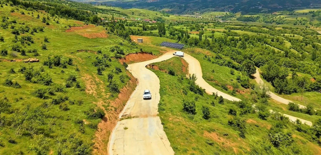 BİTLİS'İN MUTKİ İLÇESİNDE GÖREV YAPAN SAĞLIK ÇALIŞANLARI, ZORLU COĞRAFİ KOŞULLARA RAĞMEN EN UZAK...