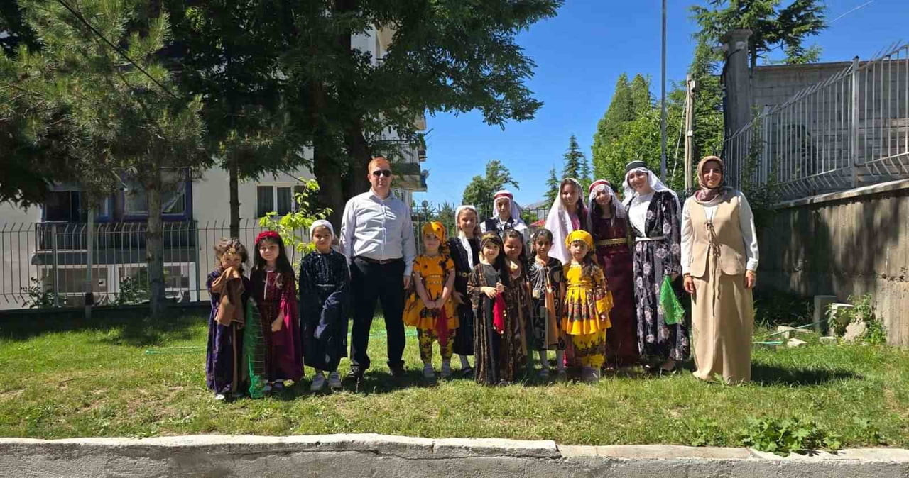BİTLİS'İN TATVAN KAYMAKAMLIĞINA BAĞLI AİLE DESTEK MERKEZİ (ADEM-2)'DE EĞİTİMLERİNİ BAŞARIYLA...