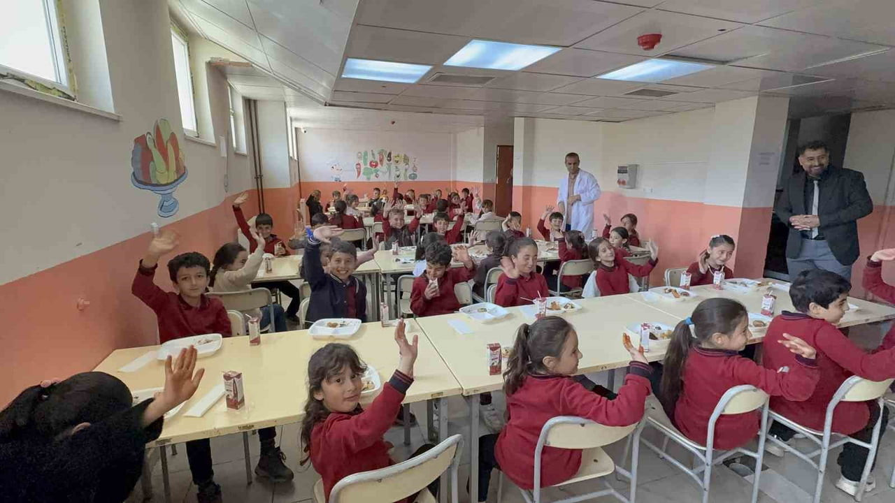 BİTLİS'İN TATVAN MESLEKİ EĞİTİM MERKEZİ ÖĞRETMEN VE ÖĞRENCİLERİ, "MAARİFİN KALBİNDE MARİFETLİ...