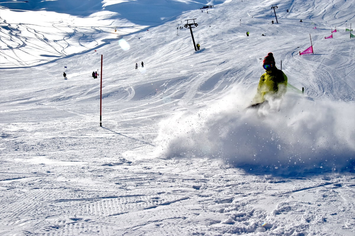 Bitlis'te, Gençlik ve Spor İl Müdürlüğü koordinesinde, Türkiye Kayak Federasyonu (TKF) 2025-2026...