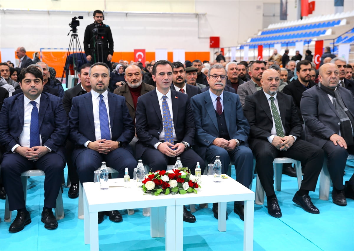 Bitlis'te, Yüzyılın Konut Projesi kapsamında inşa edilecek 2 bin 363 konutun hak sahipleri kura...