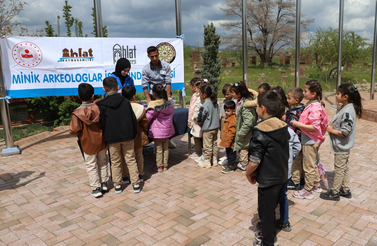 BİTLİS’İN AHLAT İLÇESİNDE 18-24 MAYIS MÜZELER HAFTASI, DÜZENLENEN ÇEŞİTLİ ETKİNLİKLERLE...