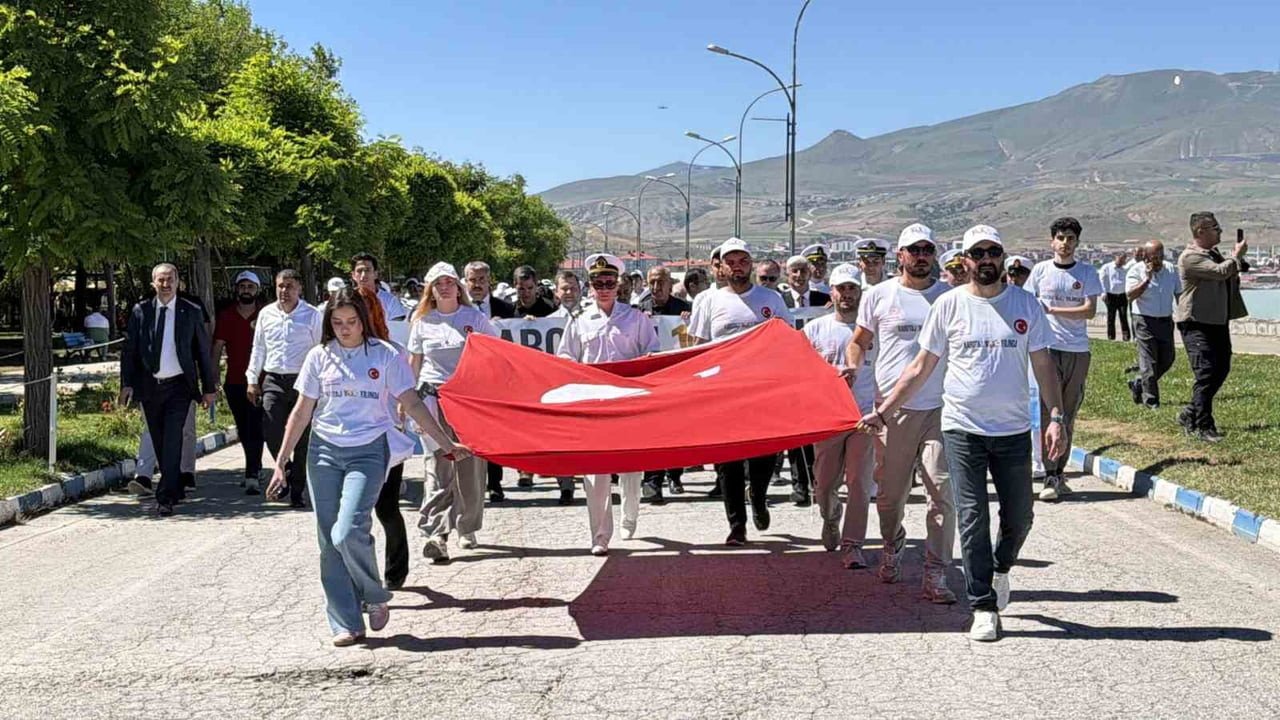 BİTLİS’İN TATVAN İLÇESİNDE 1 TEMMUZ DENİZCİLİK VE KABOTAJ BAYRAMI’NIN 100’ÜNCÜ YILI DÜZENLENEN...