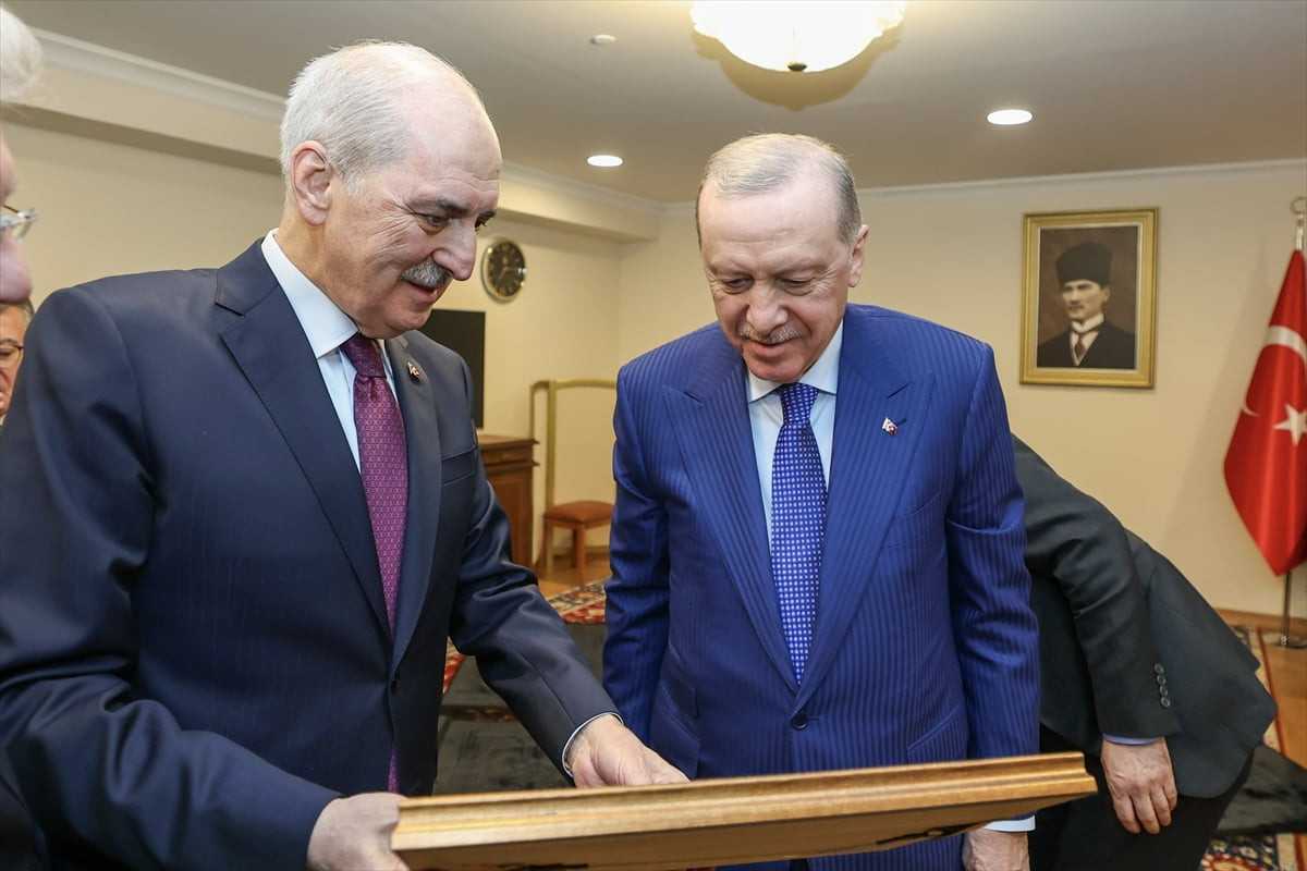 BMM Başkanı Numan Kurtulmuş, Cumhurbaşkanı Recep Tayyip Erdoğan'a, merhum TBMM Başkanvekili Sırrı...